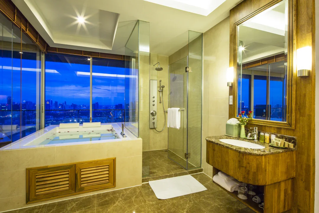 Jacuzzi Suite