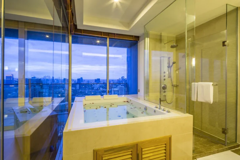 Jacuzzi Suite